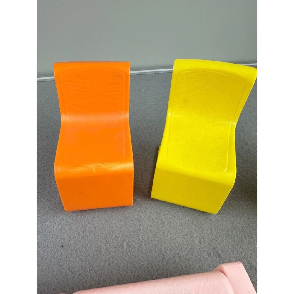 Vintage Mattel Barbie Bath Bed Chairs Couch Plastic Furniture Toy LOT of‎ 8